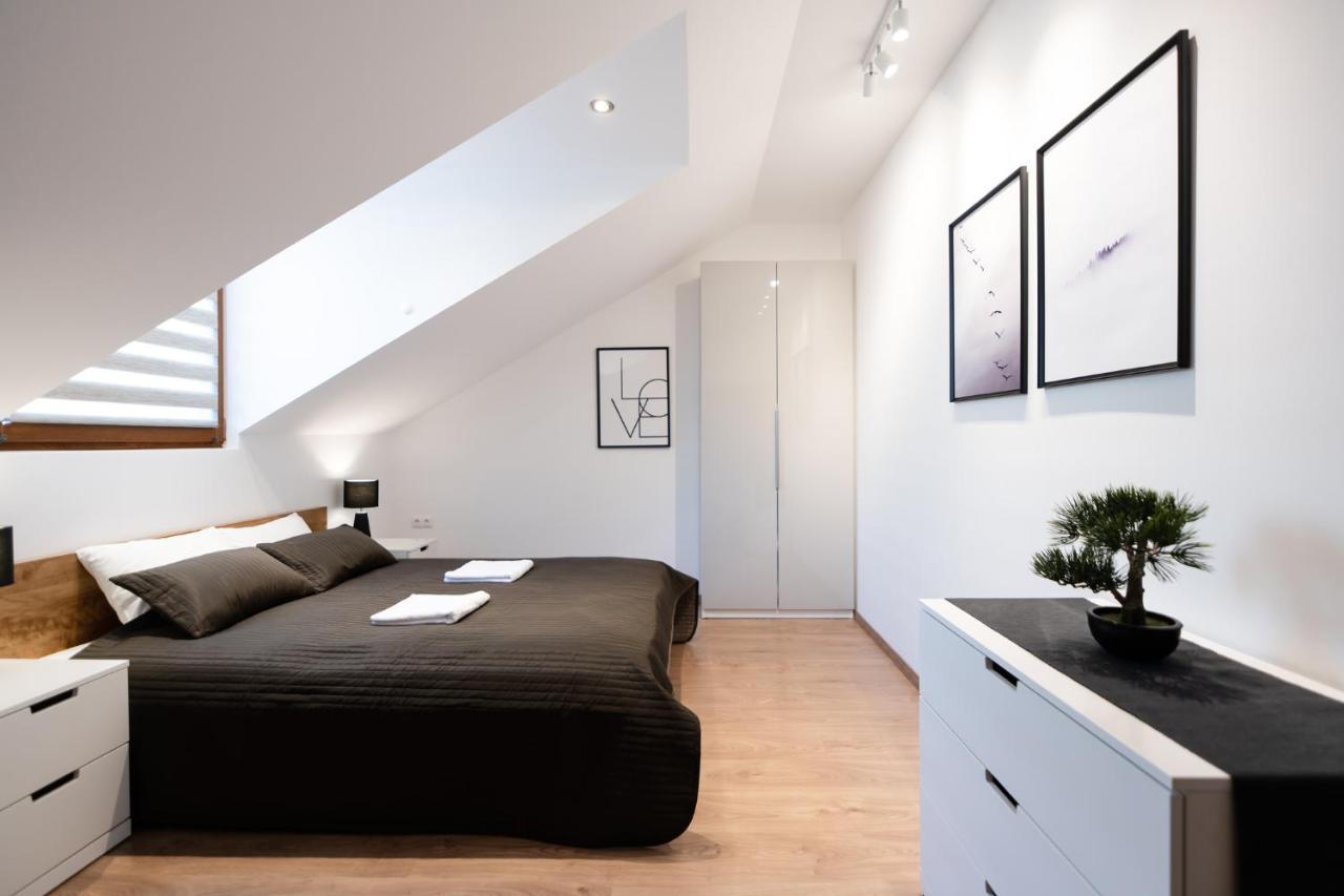 Neo Sky Apartment, Free Parking, 15 Min Walk Old Town&Kazimierz - By Homelike Krakow Cracóvia Exterior foto